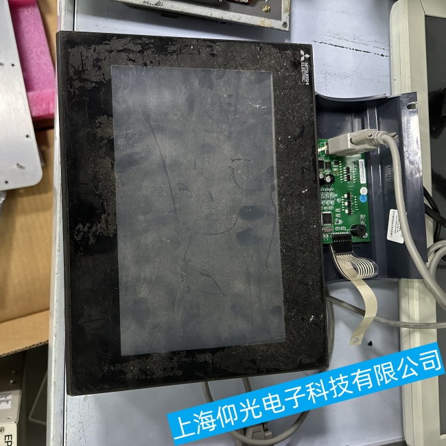 重慶三菱觸摸屏A985GOT-TBD無法開機或突然關機故障維修免費檢測