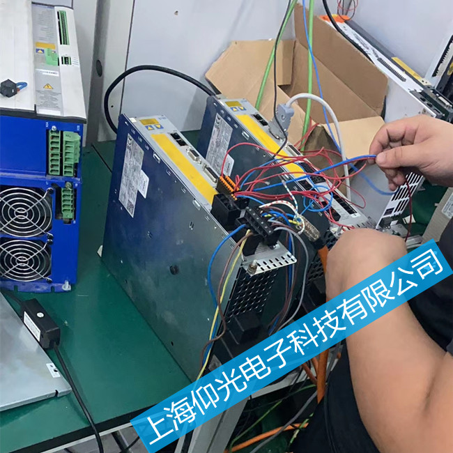 科爾摩根伺服驅(qū)動器S61000-SE運(yùn)行報(bào)警F07內(nèi)部電壓故障維修